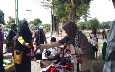 Galang Dana Bantu Palestina, Jual Baju Bekas Layak Pakai